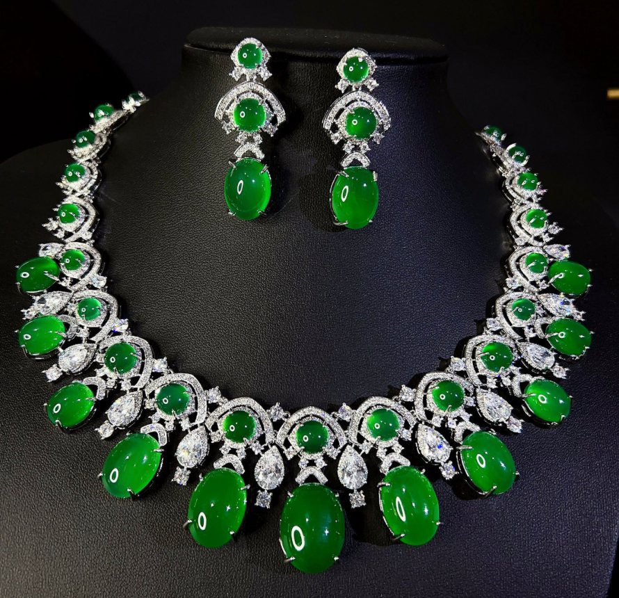 Emerald-Green Agate & Zircon Necklace-Earring Set — Palace Style