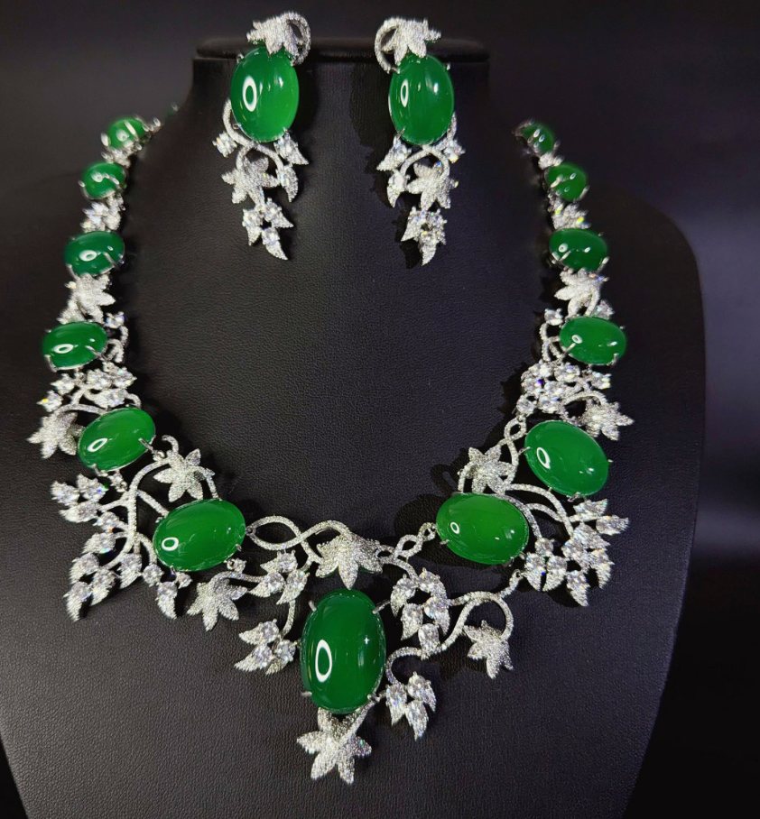 Jade-Green Vine & Flower Zircon Necklace-Earring Set — Retro